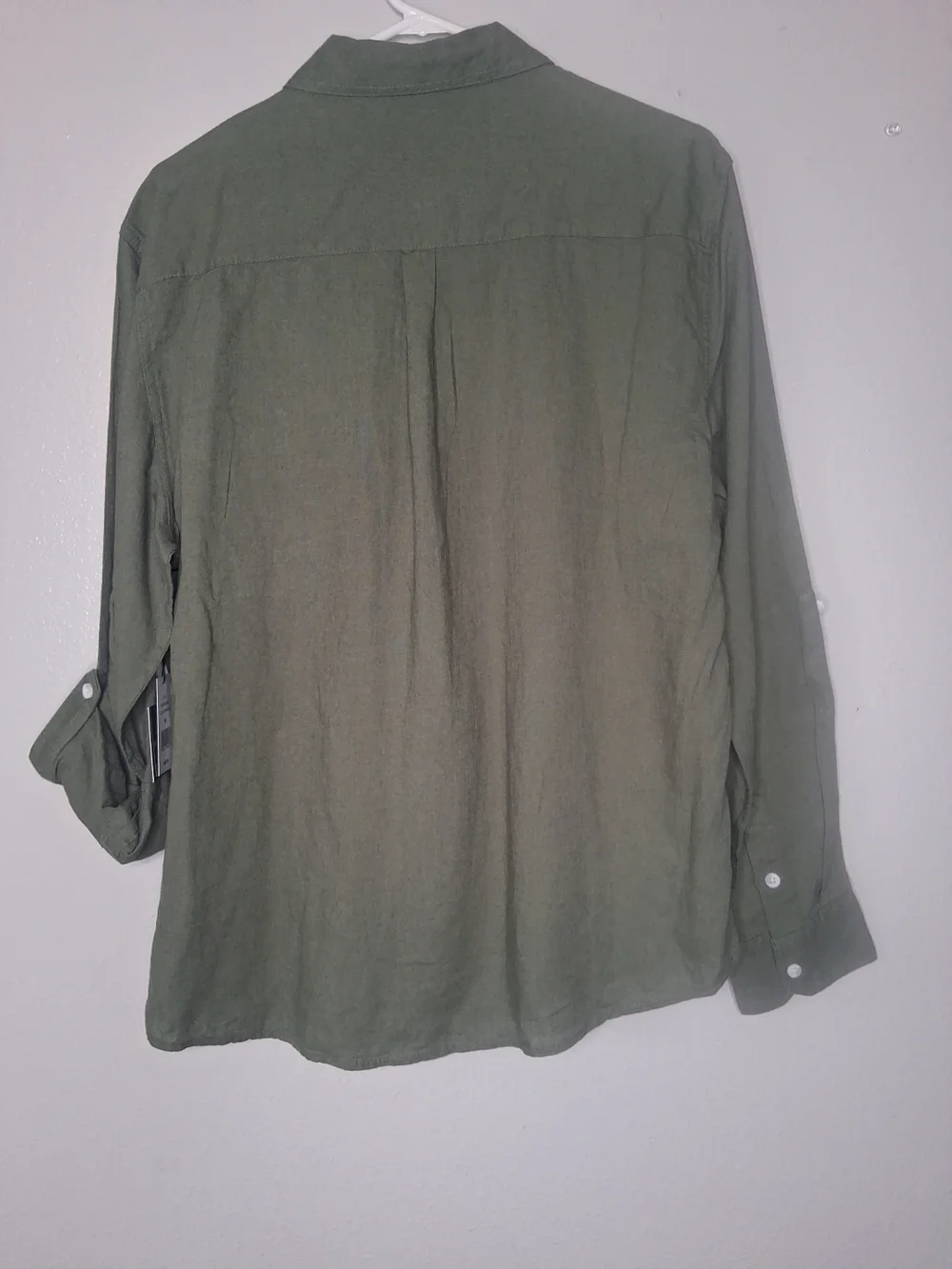 NWT Saks Fifth Avenue 3 Button  Pullover Shirt Men's  Roll Tab Sleeve Size M
